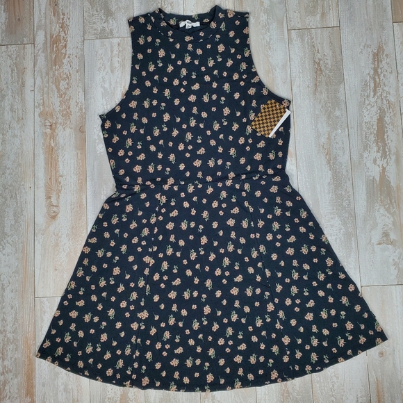 Vans Dresses & Skirts - Vans Tizzy Dress